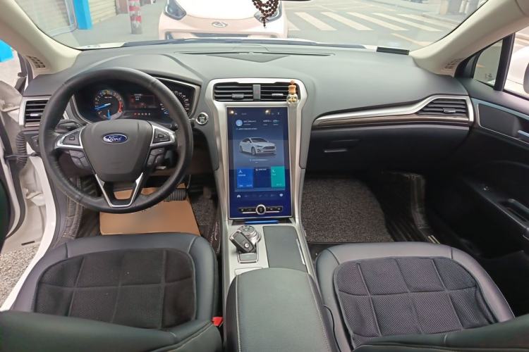 Used Ford Mondeo 2020 EcoBoost 180 Stylish Model Center Console