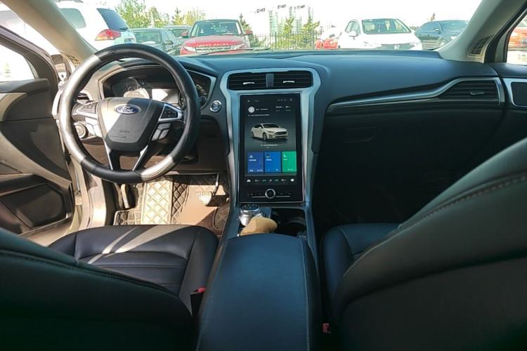 Used Ford Mondeo 2020 EcoBoost 180 Stylish Model Center Console