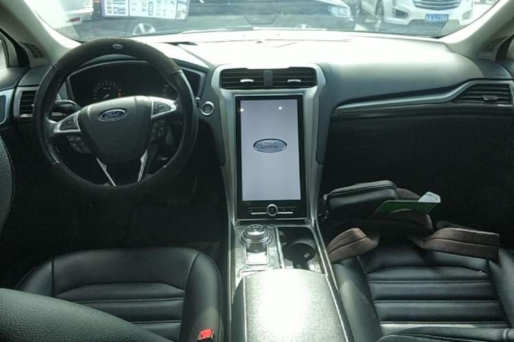 Used Ford Mondeo 2020 EcoBoost 180 Stylish Model Center Console