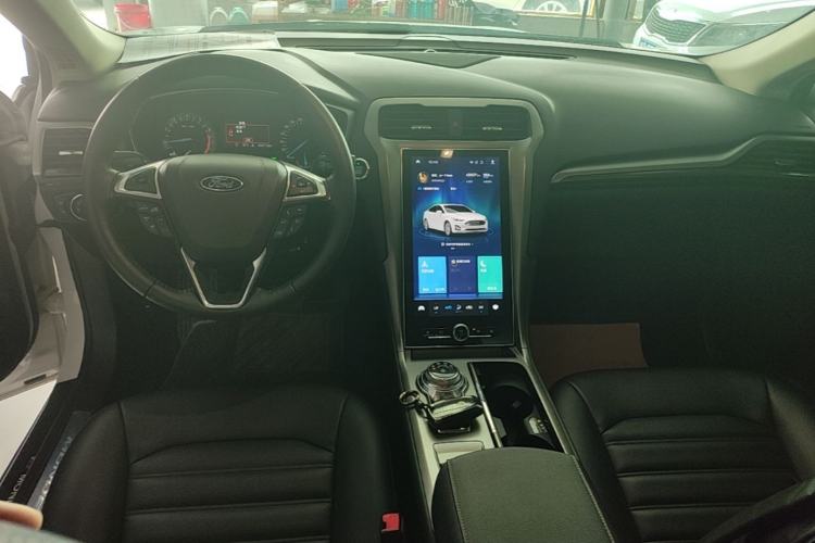 Used Ford Mondeo 2020 EcoBoost 180 Stylish Model Center Console