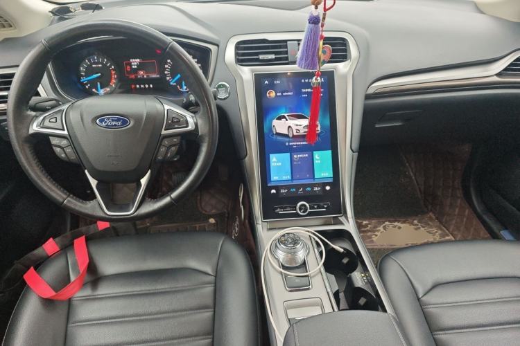 Used Ford Mondeo 2020 EcoBoost 180 Stylish Model Center Console