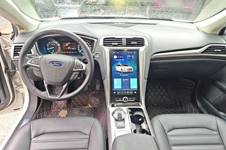 Used Ford Mondeo 2020 EcoBoost 180 Stylish Model Center Console