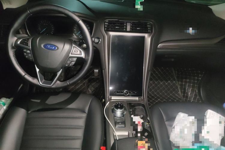 Used Ford Mondeo 2020 EcoBoost 180 Stylish Model Center Console