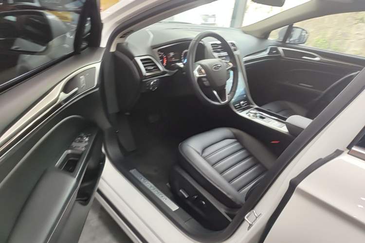 Used Ford Mondeo 2020 EcoBoost 180 Stylish Model Driver Seat