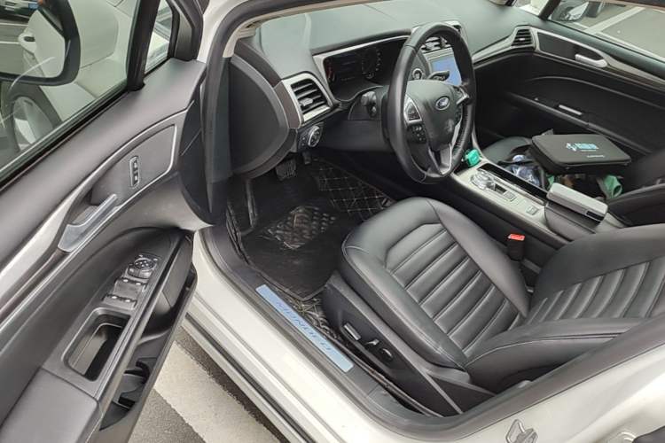 Used Ford Mondeo 2020 EcoBoost 180 Stylish Model Driver Seat