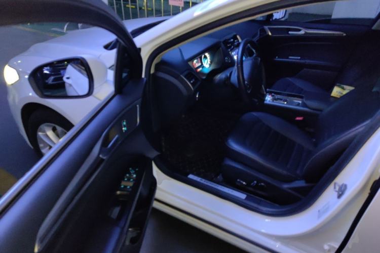 Used Ford Mondeo 2020 EcoBoost 180 Luxury Model Driver Seat