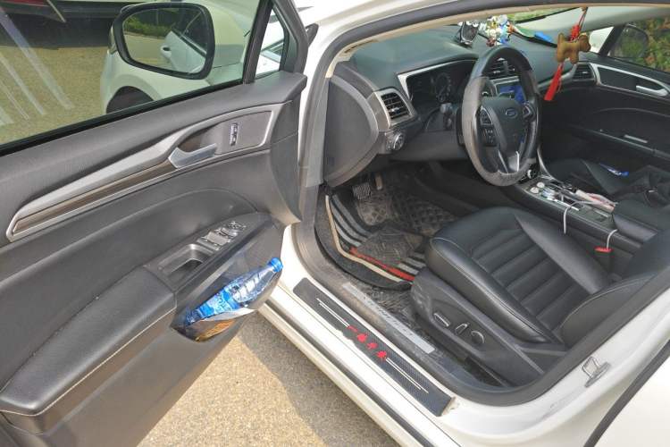 Used Ford Mondeo 2020 EcoBoost 180 Stylish Model Driver Seat