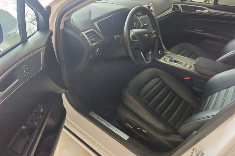 Used Ford Mondeo 2020 EcoBoost 180 Stylish Model Driver Seat