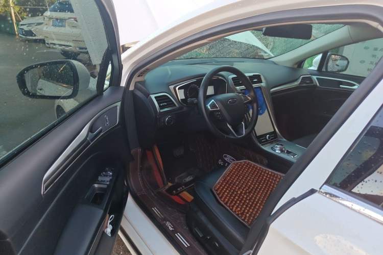 Used Ford Mondeo 2020 EcoBoost 200 Luxury Model Driver Seat
