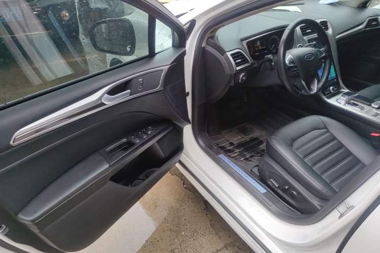 Used Ford Mondeo 2020 EcoBoost 200 Stylish Model Driver Seat