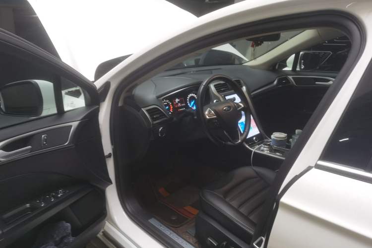 Used Ford Mondeo 2020 EcoBoost 180 Stylish Model Driver Seat