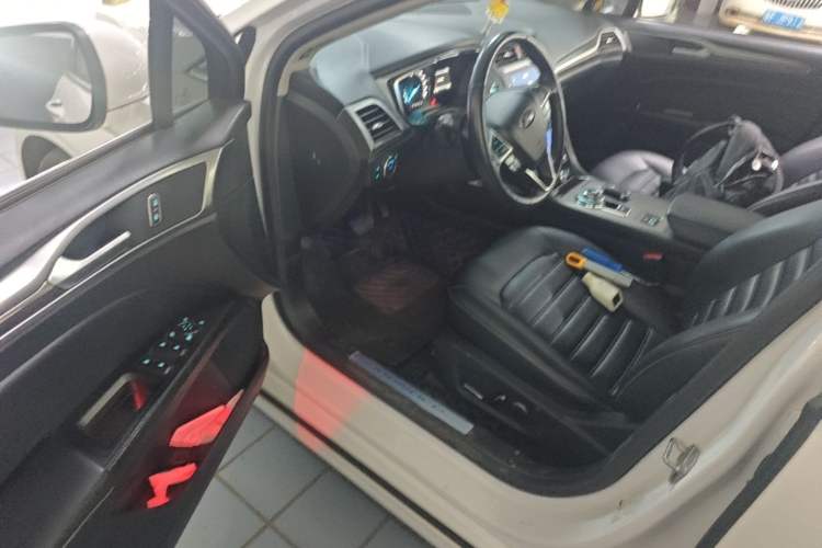 Used Ford Mondeo 2020 EcoBoost 200 Luxury Model Driver Seat