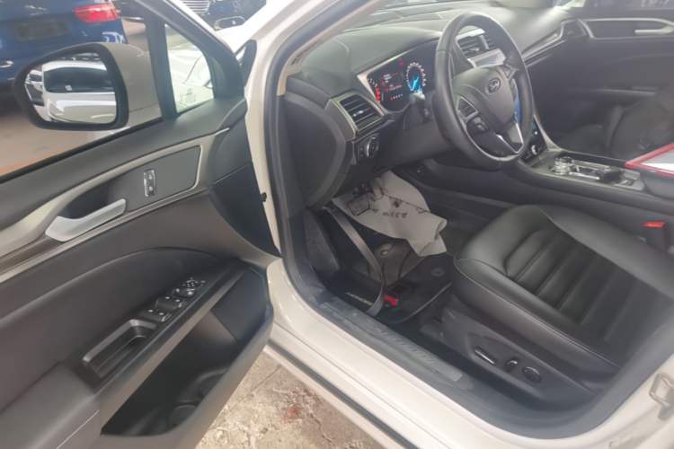 Used Ford Mondeo 2020 EcoBoost 200 Stylish Model Driver Seat