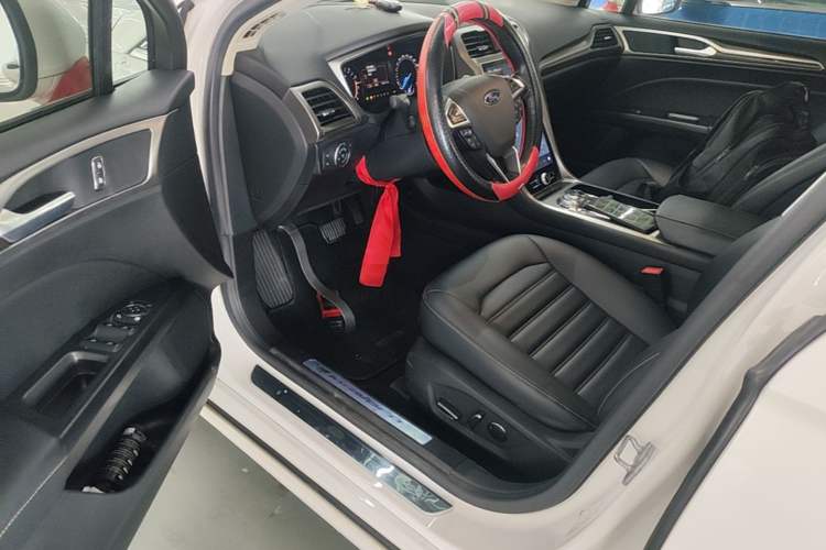 Used Ford Mondeo 2020 EcoBoost 180 Stylish Model Driver Seat