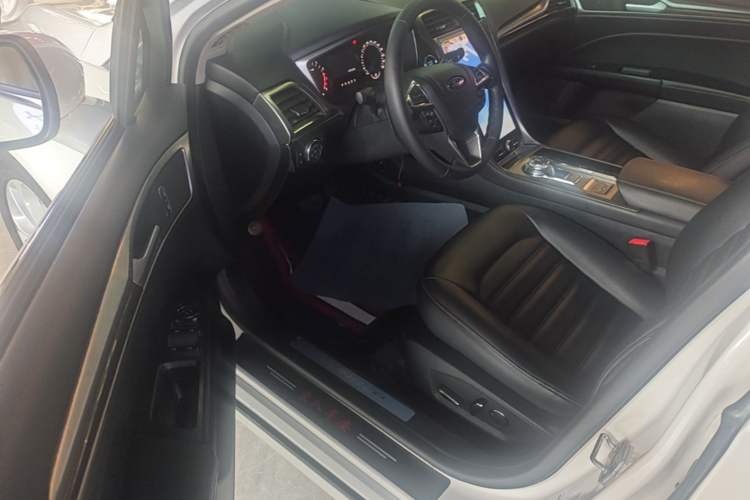 Used Ford Mondeo 2020 EcoBoost 180 Stylish Model Driver Seat