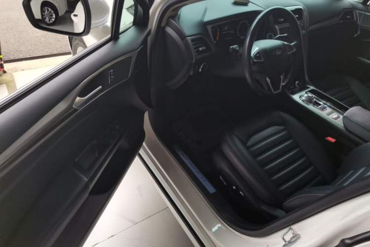 Used Ford Mondeo 2020 EcoBoost 180 Stylish Model Driver Seat