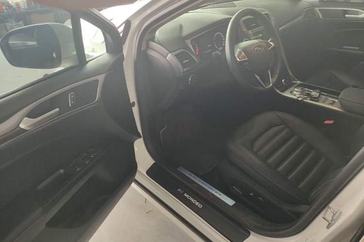 Used Ford Mondeo 2020 EcoBoost 180 Stylish Model Driver Seat