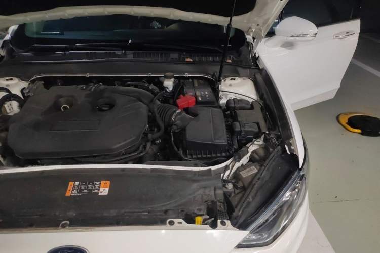 Used Ford Mondeo 2020 EcoBoost 200 Luxury Model Engine Bay Left