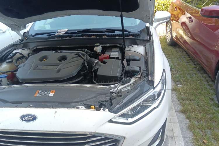 Used Ford Mondeo 2020 EcoBoost 200 Luxury Model Engine Bay Left