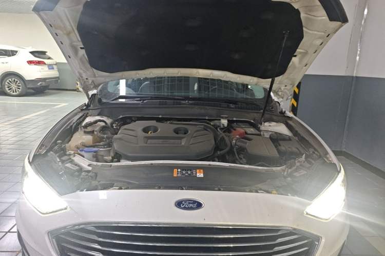 Used Ford Mondeo 2020 EcoBoost 200 Luxury Model Engine Bay