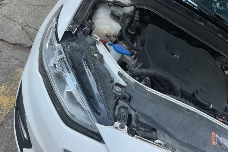 Used Ford Mondeo 2020 EcoBoost 180 Stylish Model Engine Bay Right