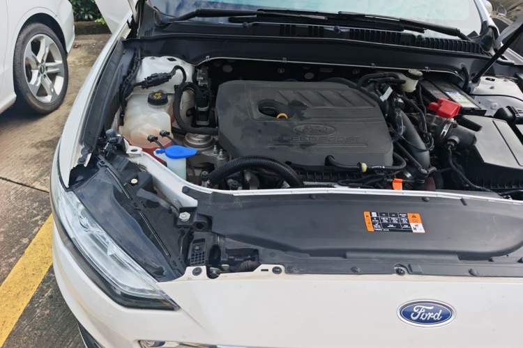 Used Ford Mondeo 2020 EcoBoost 180 Stylish Model Engine Bay Right