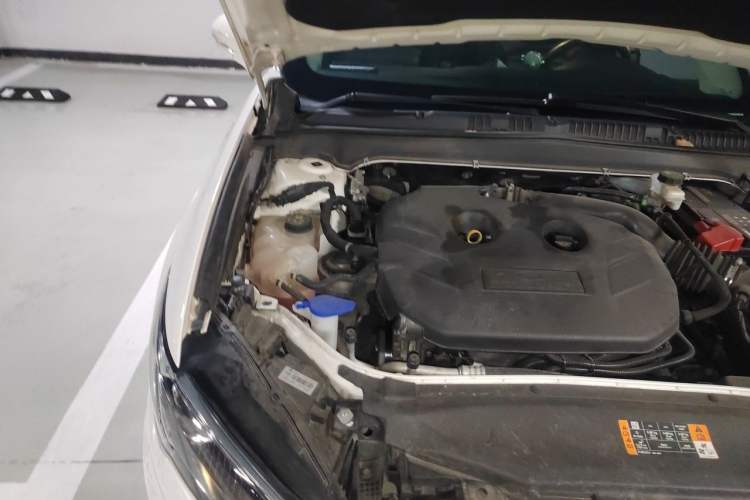 Used Ford Mondeo 2020 EcoBoost 200 Luxury Model Engine Bay Right