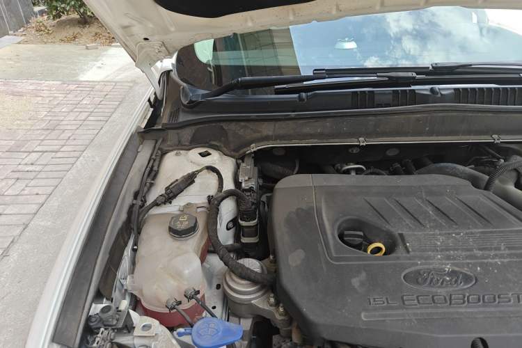 Used Ford Mondeo 2020 EcoBoost 180 Stylish Model Engine Bay Right