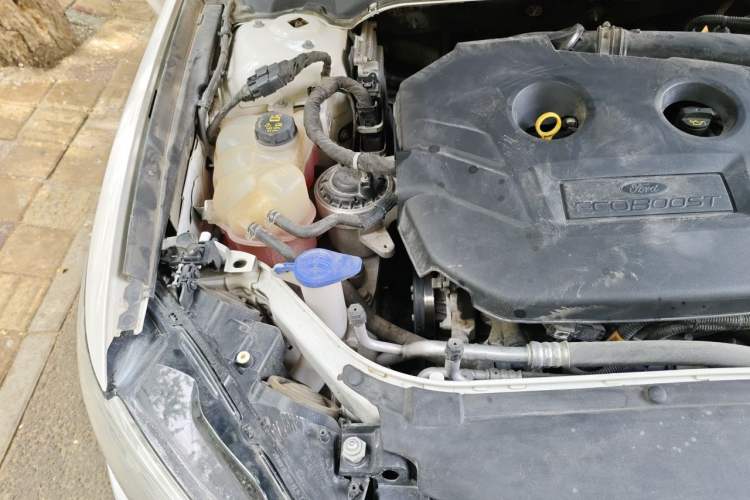 Used Ford Mondeo 2020 EcoBoost 200 Stylish Model Engine Bay Right