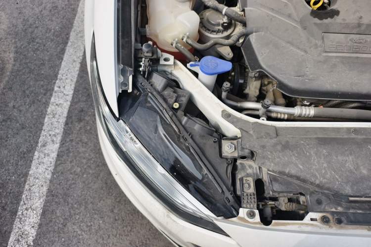 Used Ford Mondeo 2020 EcoBoost 200 Stylish Model Engine Bay Right