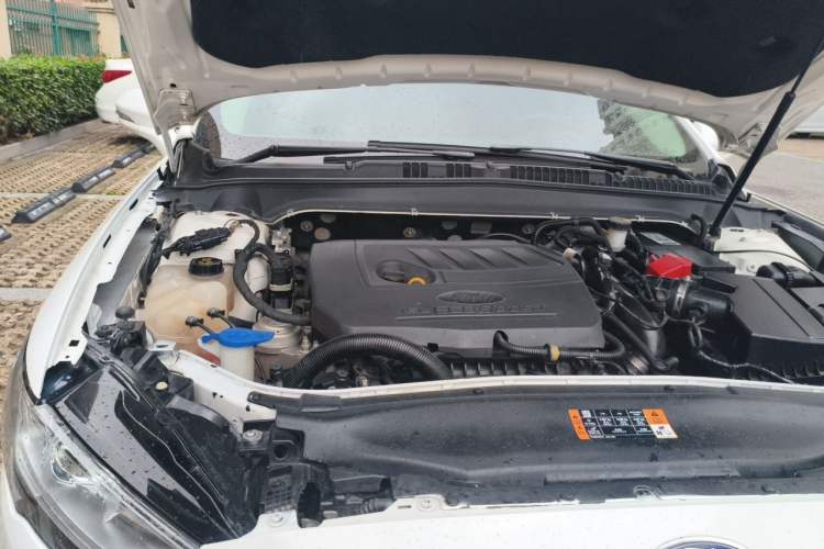 Used Ford Mondeo 2020 EcoBoost 180 Stylish Model Engine Bay Right