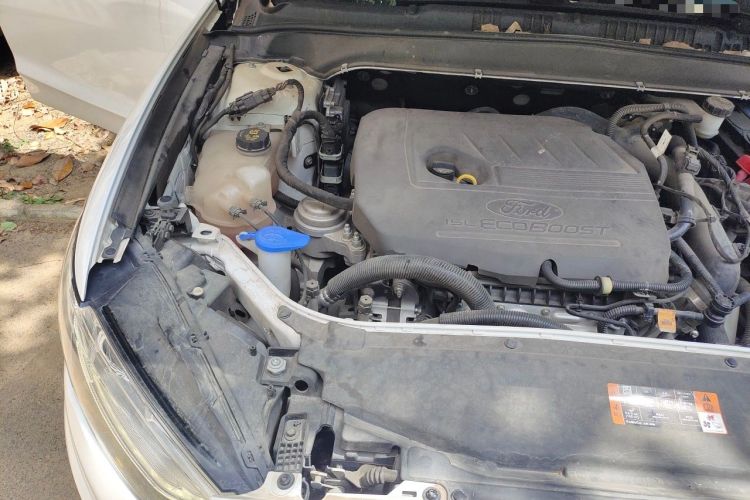 Used Ford Mondeo 2020 EcoBoost 180 Luxury Model Engine Bay Right