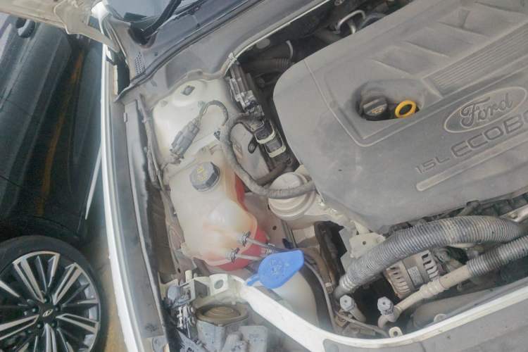 Used Ford Mondeo 2020 EcoBoost 180 Stylish Model Engine Bay Right