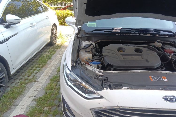 Used Ford Mondeo 2020 EcoBoost 200 Luxury Model Engine Bay Right