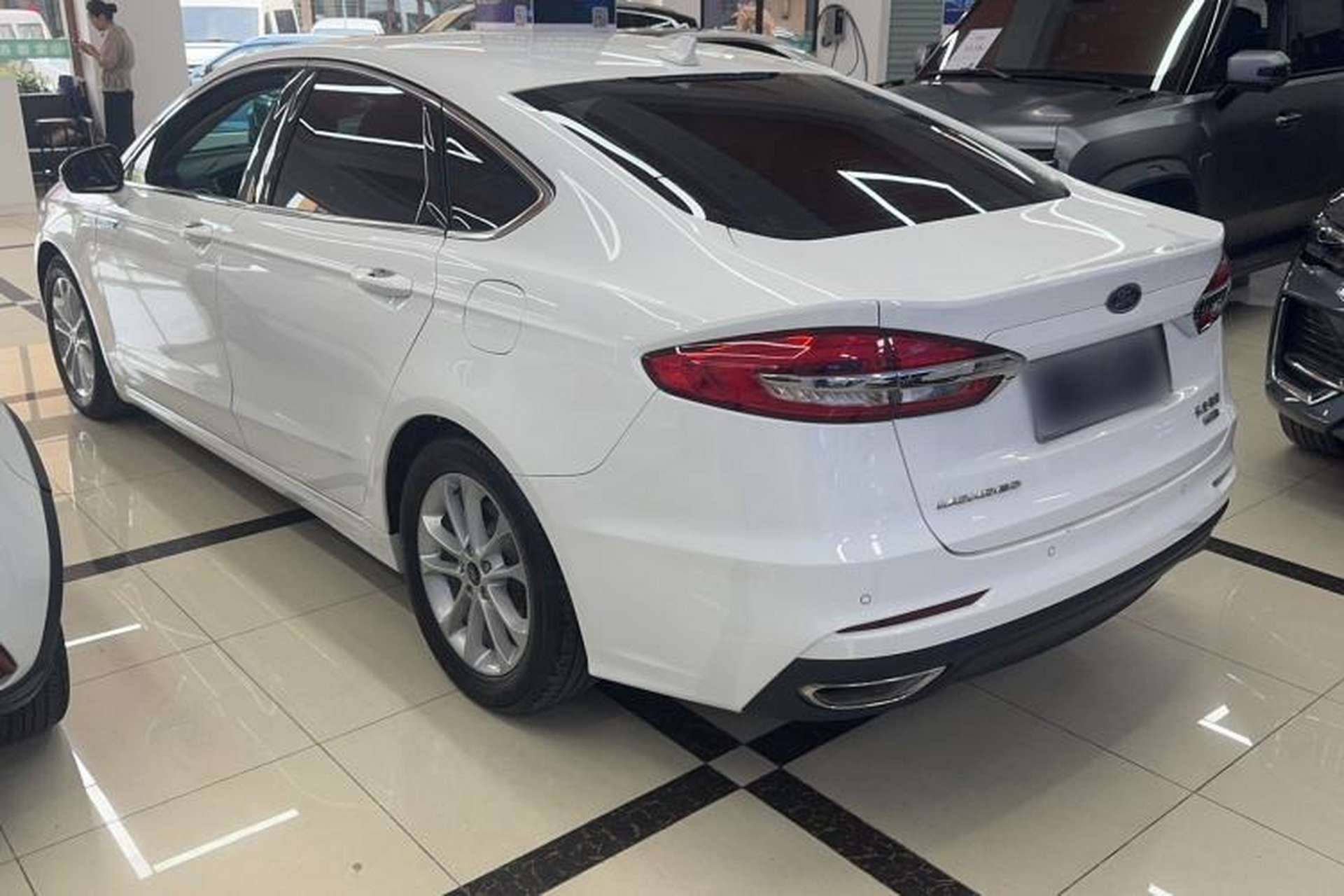 Used Ford Mondeo 2020 EcoBoost 180 Stylish Model Exterior 1