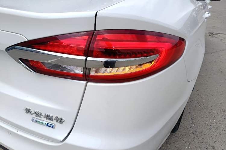 Used Ford Mondeo 2020 EcoBoost 180 Stylish Model Exterior 3