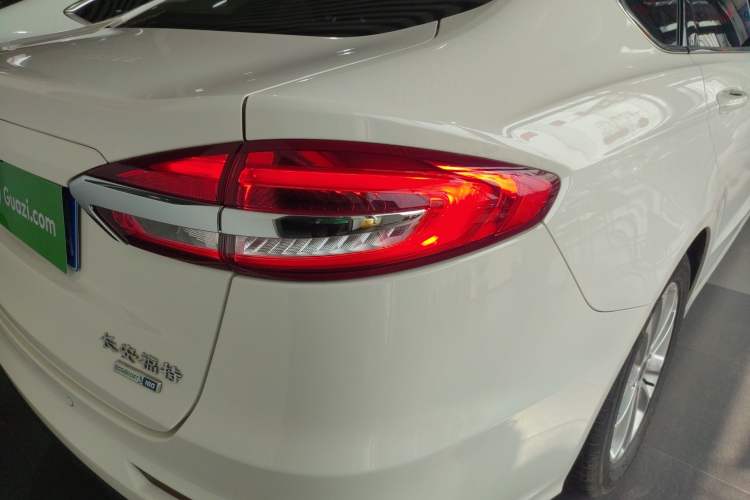 Used Ford Mondeo 2020 EcoBoost 180 Stylish Model Exterior 3
