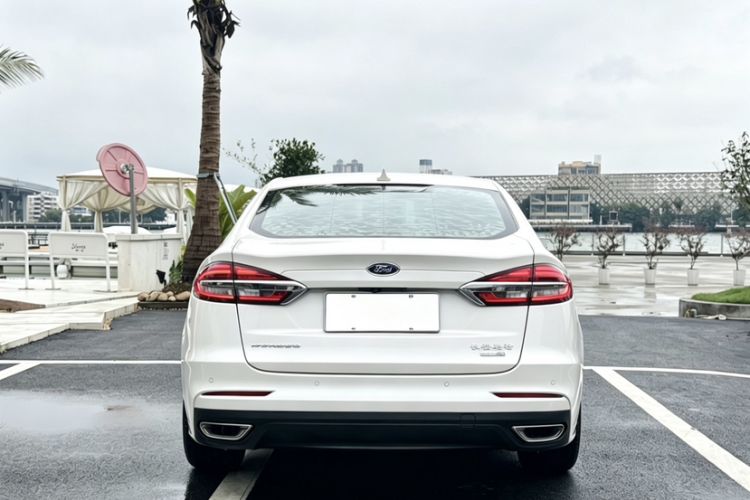 Used Ford Mondeo 2020 EcoBoost 180 Stylish Model Exterior 3