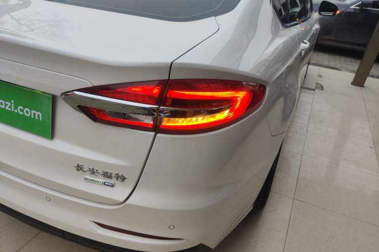 Used Ford Mondeo 2020 EcoBoost 200 Stylish Model Exterior 3