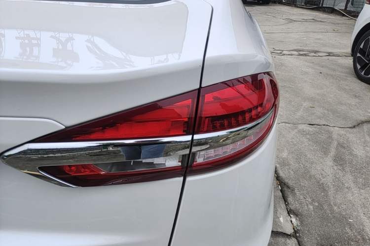 Used Ford Mondeo 2020 EcoBoost 200 Stylish Model Exterior 3