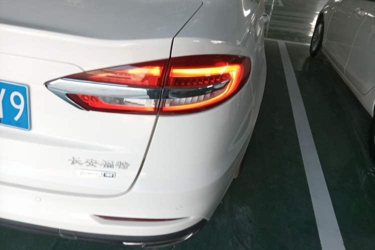 Used Ford Mondeo 2020 EcoBoost 180 Stylish Model Exterior 3