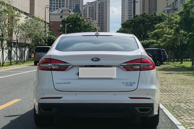 Used Ford Mondeo 2020 EcoBoost 180 Stylish Model Exterior 3