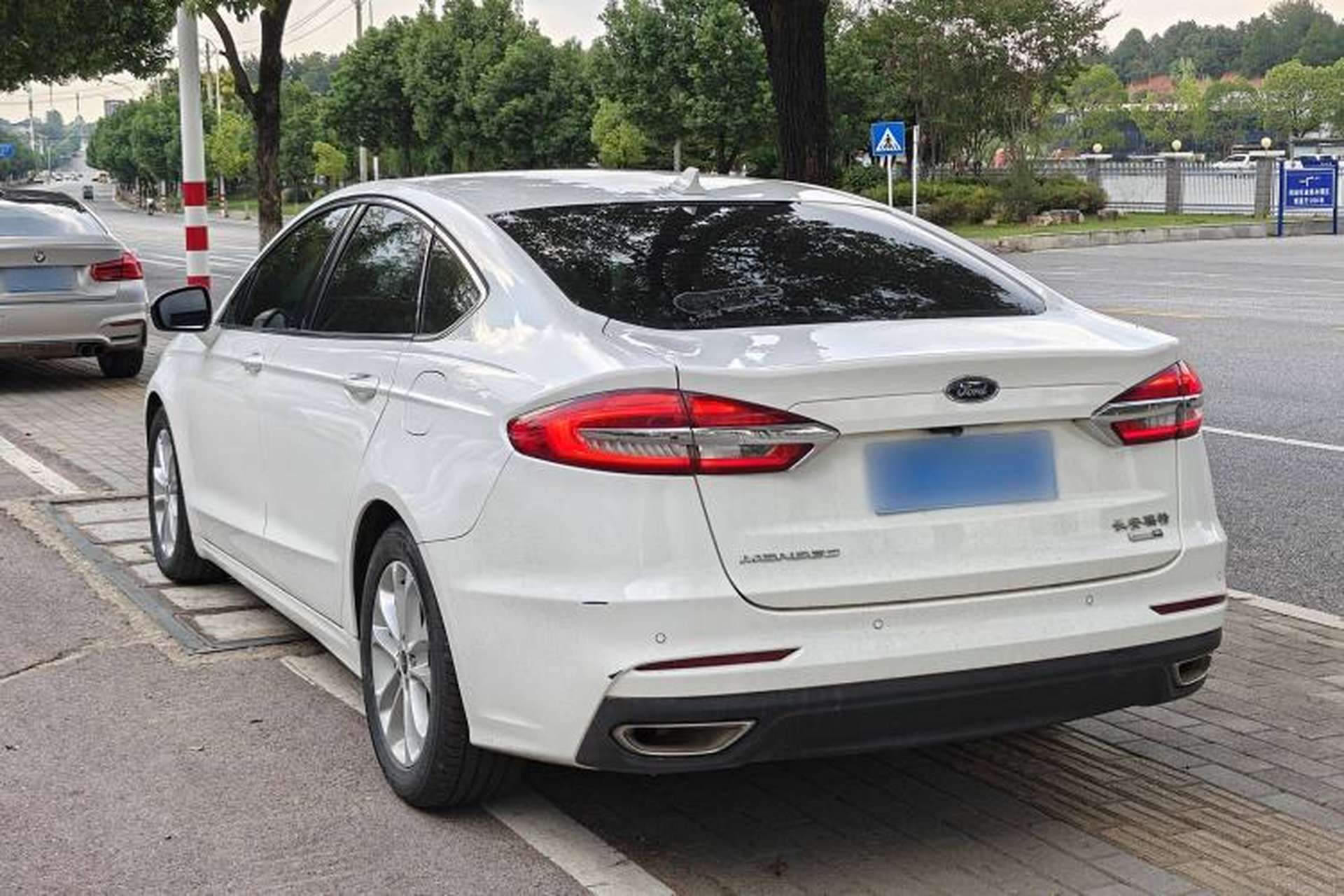 Used Ford Mondeo 2020 EcoBoost 180 Stylish Model Exterior 3