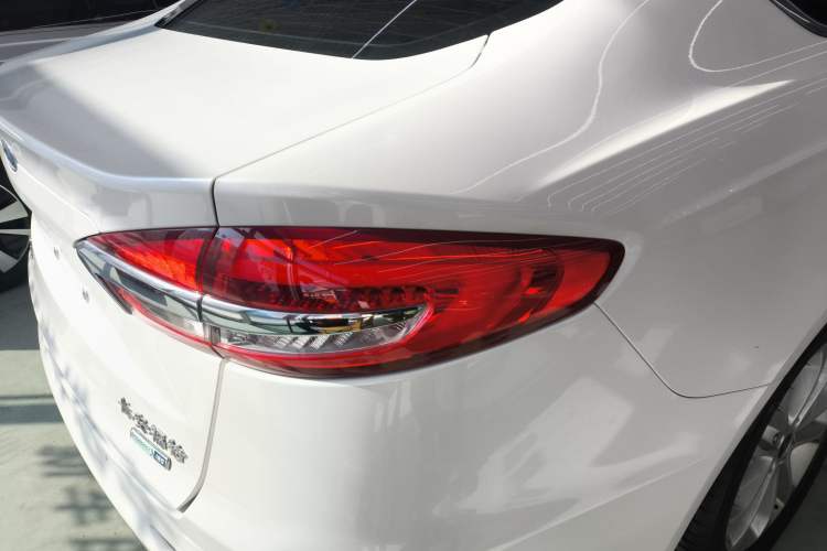 Used Ford Mondeo 2020 EcoBoost 180 Stylish Model Exterior 3