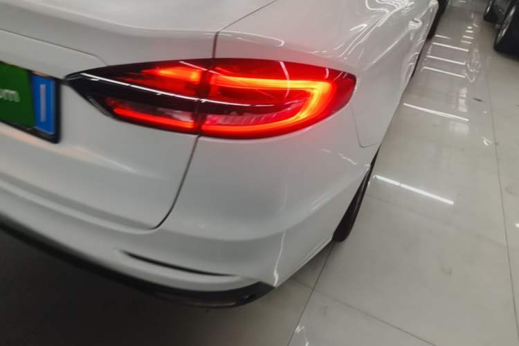 Used Ford Mondeo 2020 EcoBoost 180 Stylish Model Exterior 3