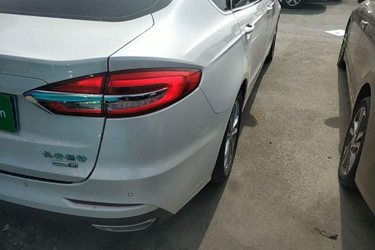 Used Ford Mondeo 2020 EcoBoost 180 Stylish Model Exterior 3