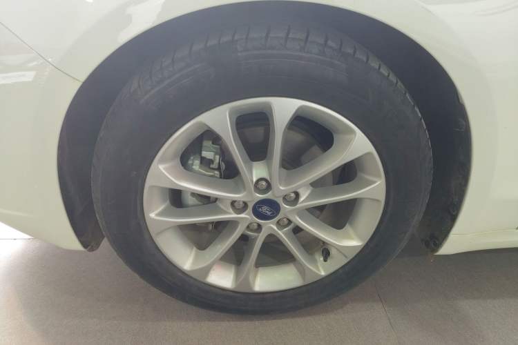 Used Ford Mondeo 2020 EcoBoost 180 Stylish Model Exterior 4