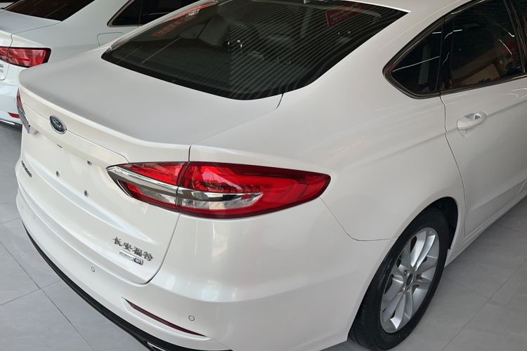 Used Ford Mondeo 2020 EcoBoost 180 Stylish Model Exterior 4