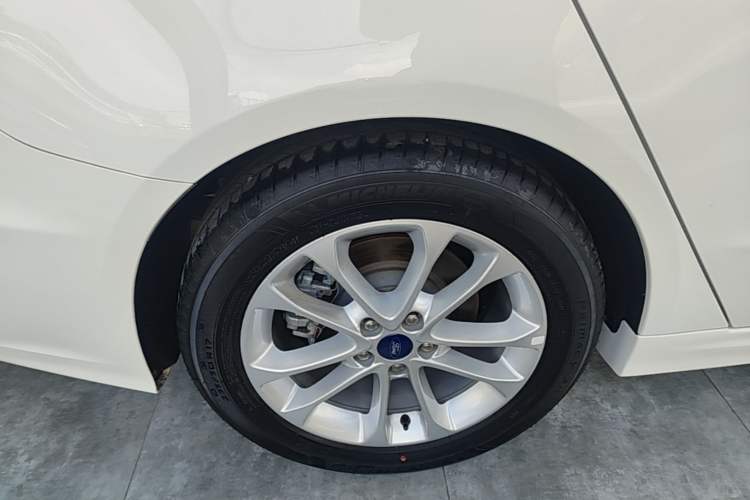 Used Ford Mondeo 2020 EcoBoost 180 Stylish Model Exterior 5