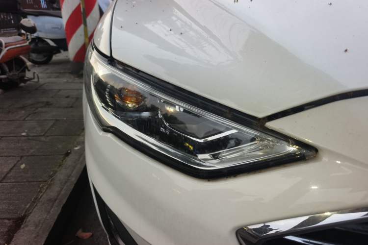 Used Ford Mondeo 2020 EcoBoost 200 Luxury Model Exterior 6